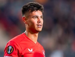 Media Belanda Sarankan FC Twente Uangkan Mees Hilgers, Sudah Saatnya Bek Timnas Indonesia Dijual