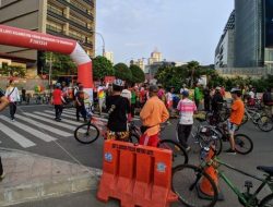 Warga Olahraga di CFD Sudirman Saat Puasa Kalau Diam di Rumah Waktu Terasa Lama